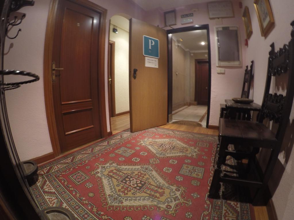 Hostal Suarez มาดริด ภายนอก รูปภาพ